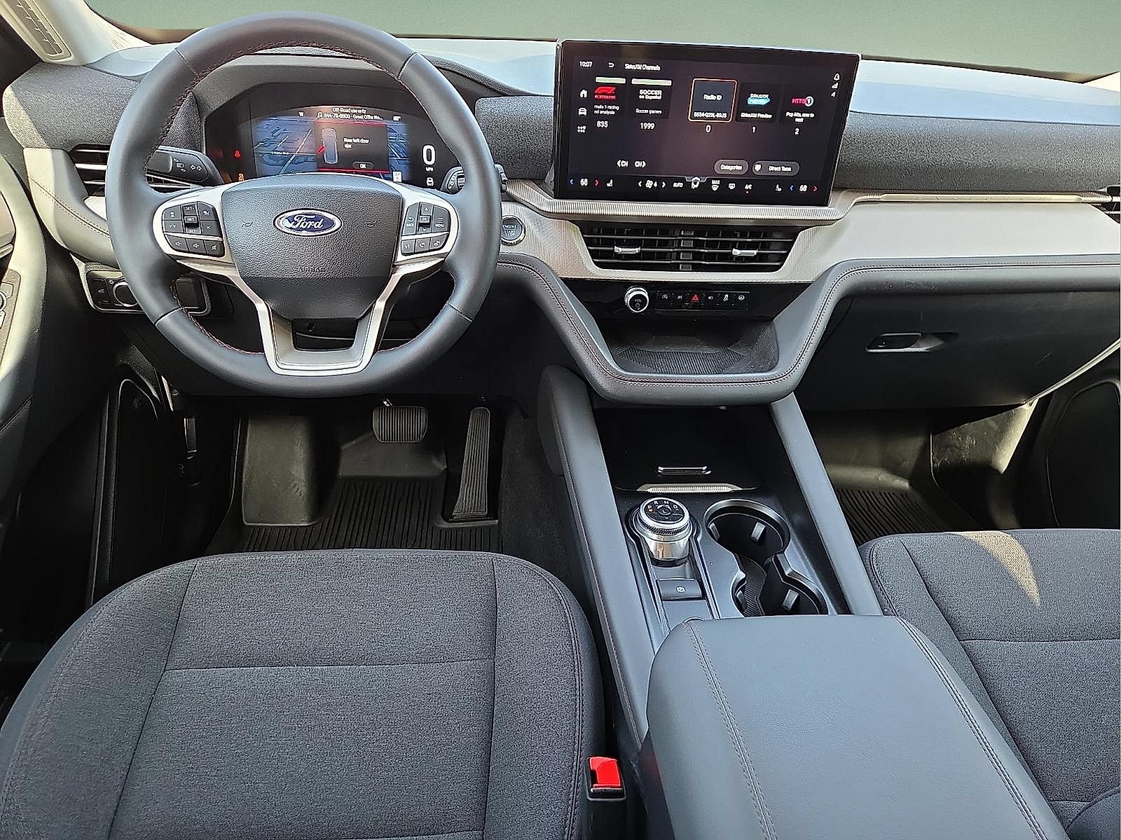 Certified 2025 Ford Explorer Active AWD/4WD image 12