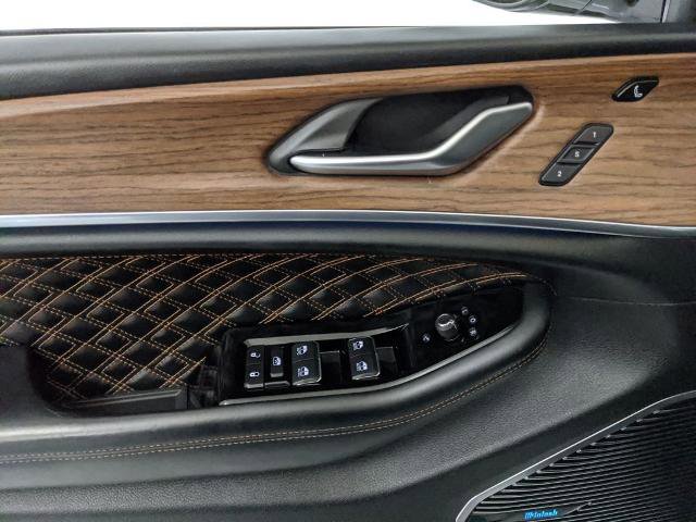 Used 2023 Jeep Grand Cherokee Summit image 23