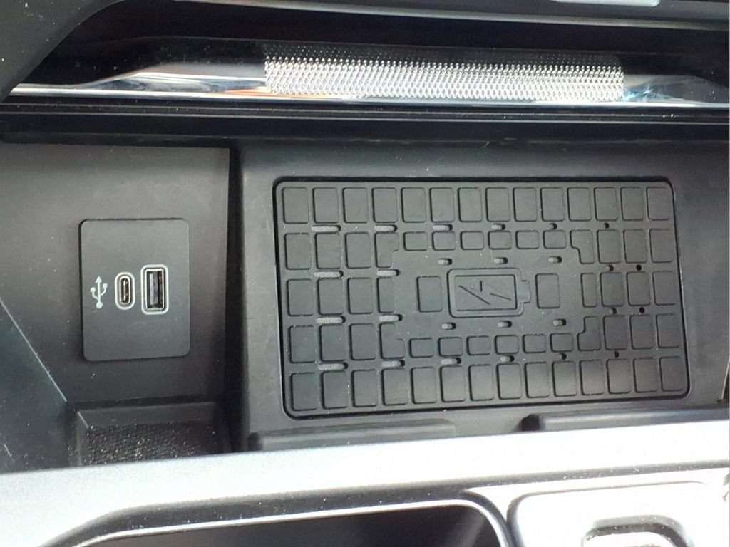Certified 2025 Ford F150 Platinum w/ Equipment Group 702A High AWD/4WD image 21