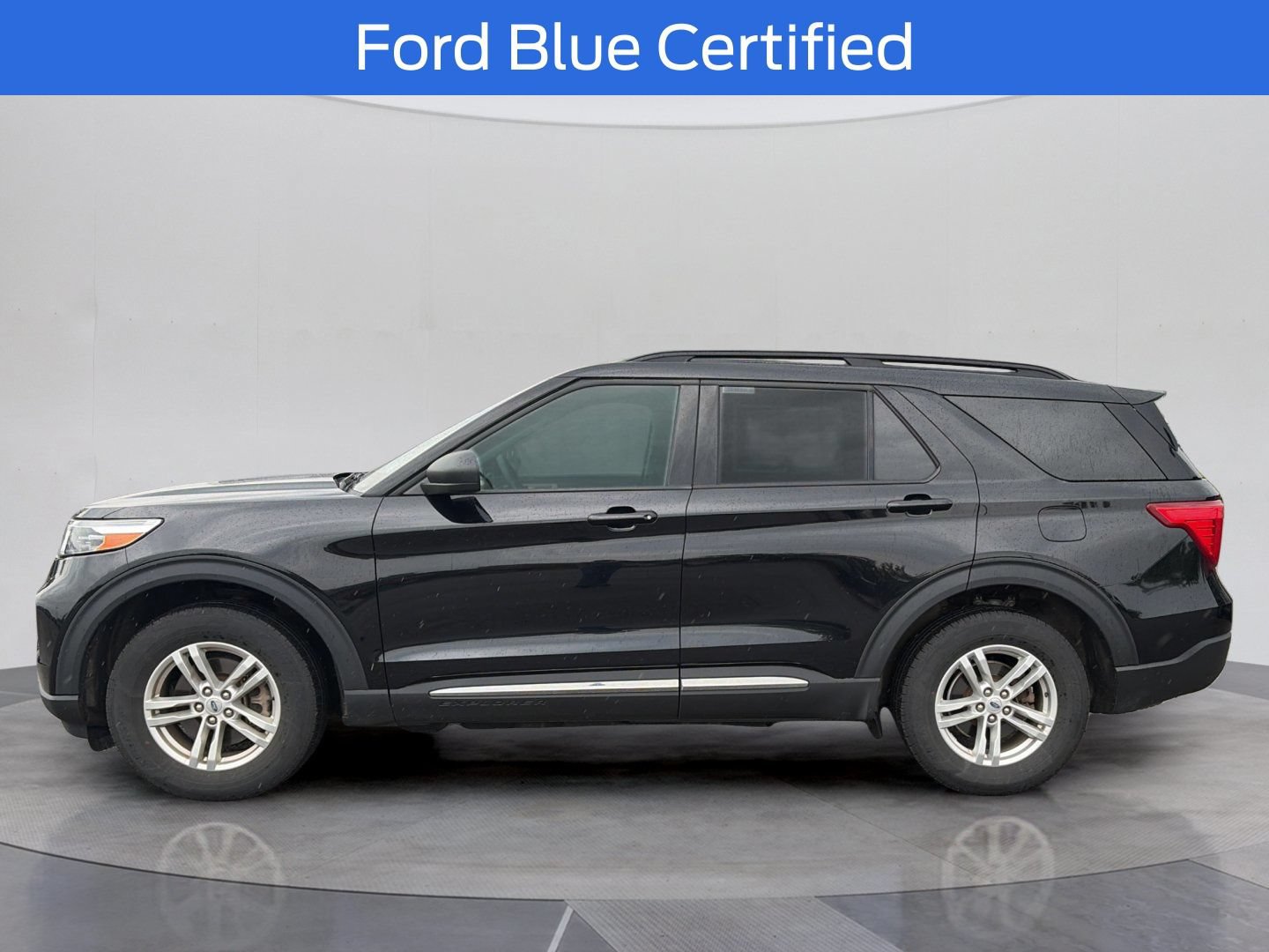 Certified 2023 Ford Explorer XLT AWD/4WD image 2