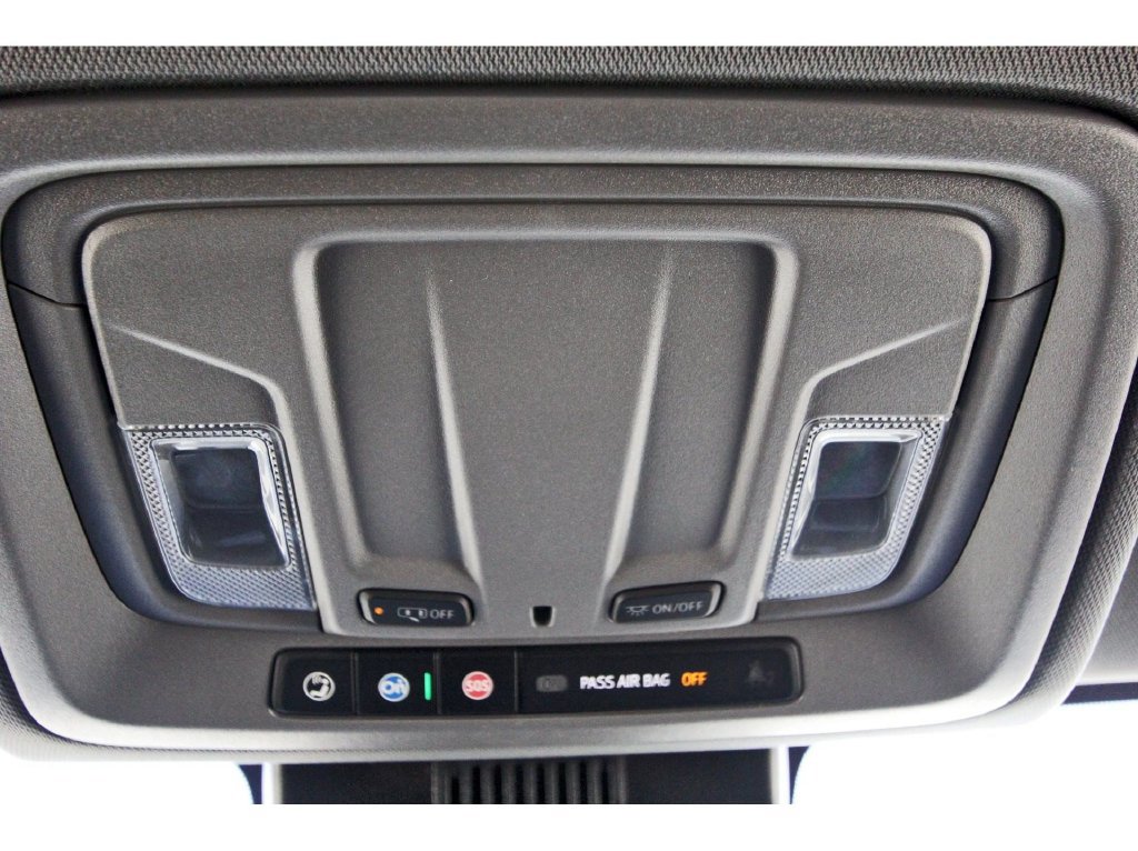 Used 2025 Chevrolet Silverado 1500 LTZ AWD/4WD image 24