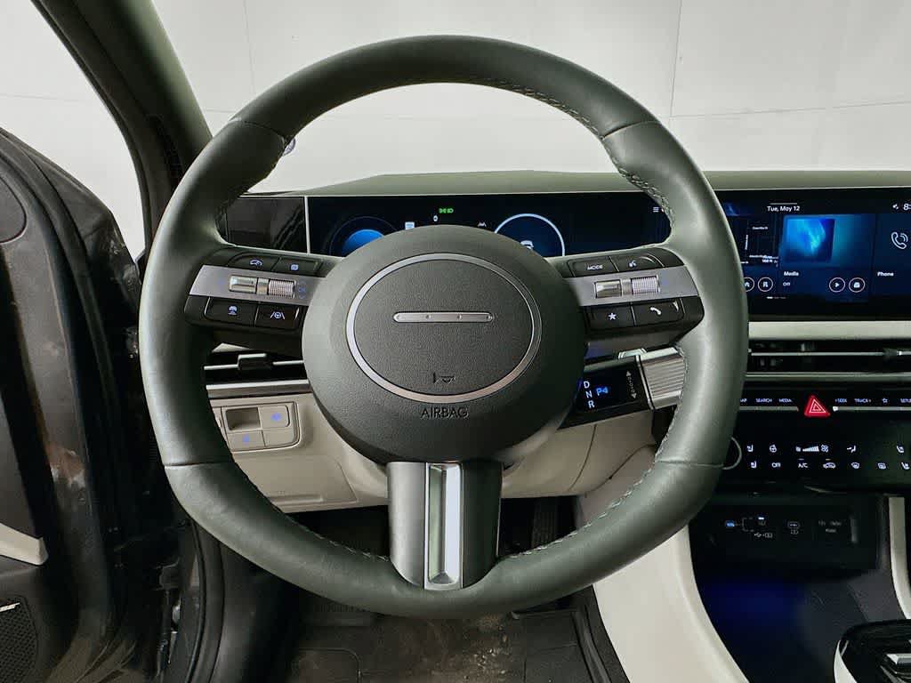 Used 2025 Hyundai Tucson Limited FWD image 16