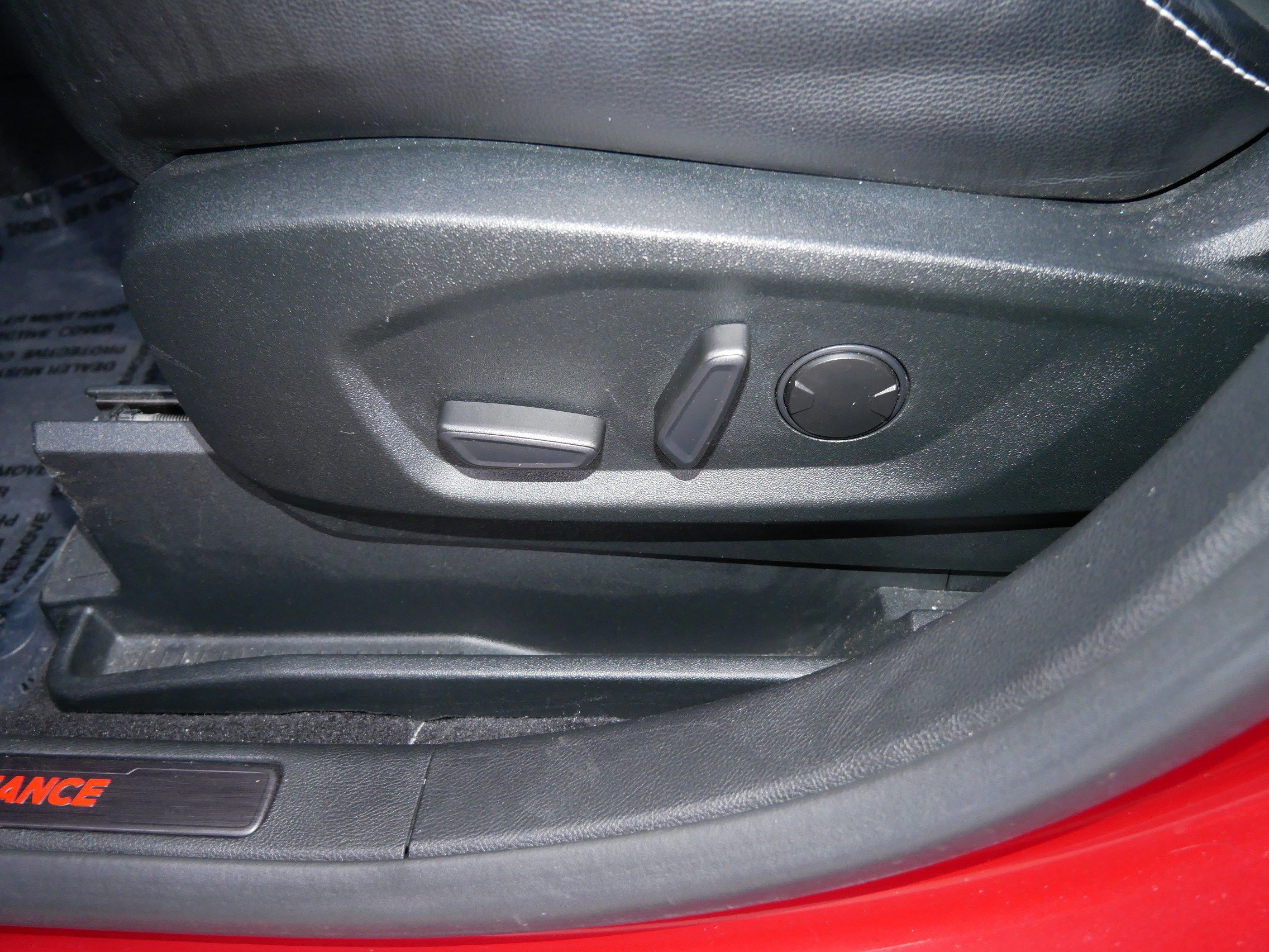 Certified 2022 Ford Edge ST w/ Equipment Group 401A image 18