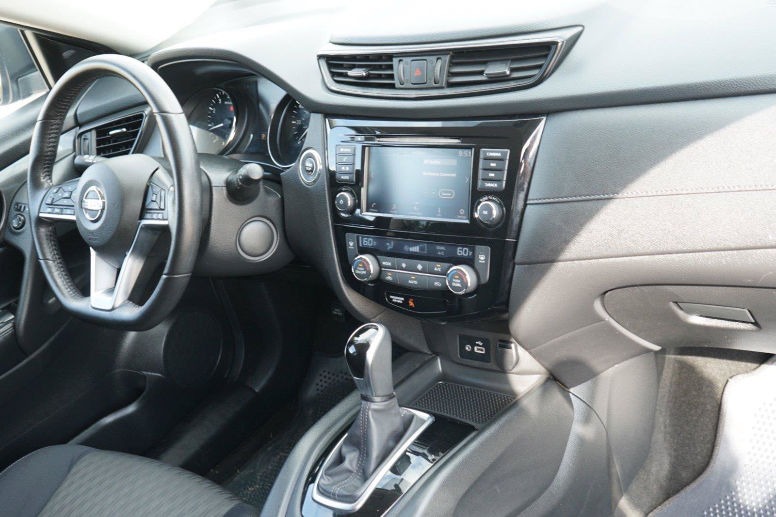 Used 2018 Nissan Rogue SV AWD/4WD image 26