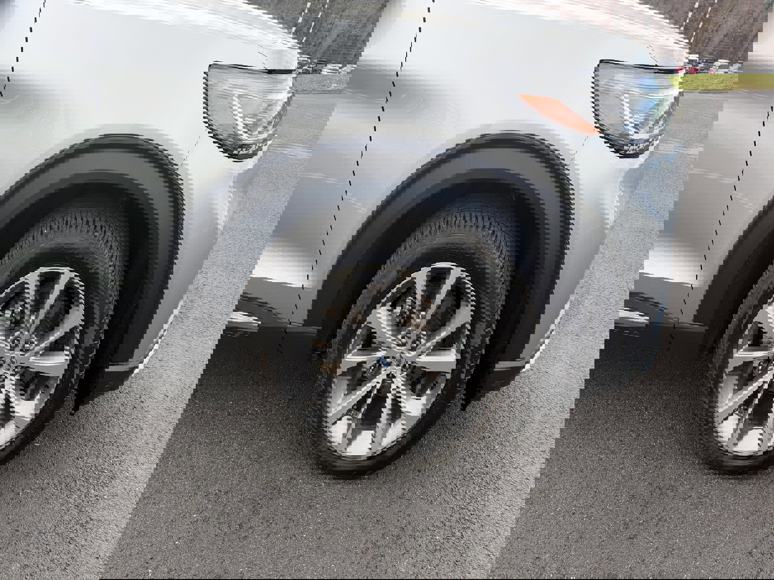 Certified 2025 Ford Explorer Platinum w/ Ultimate Package image 12