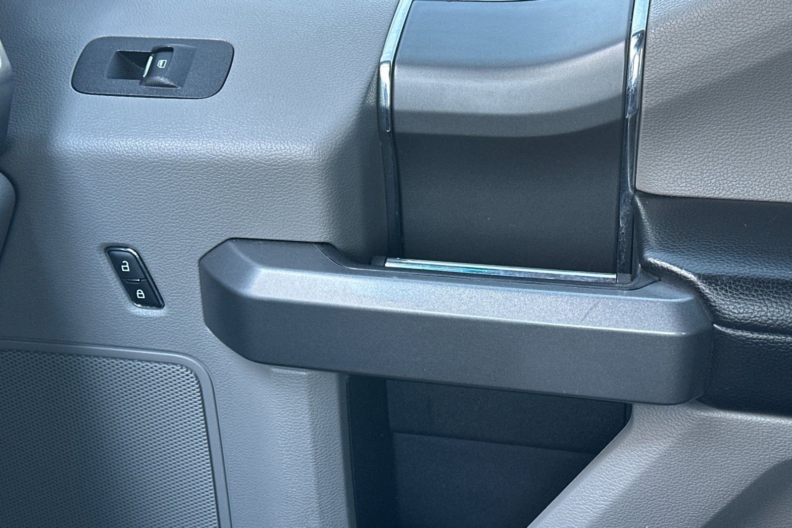 Certified 2018 Ford F150 XLT w/ Equipment Group 302A Luxury image 17