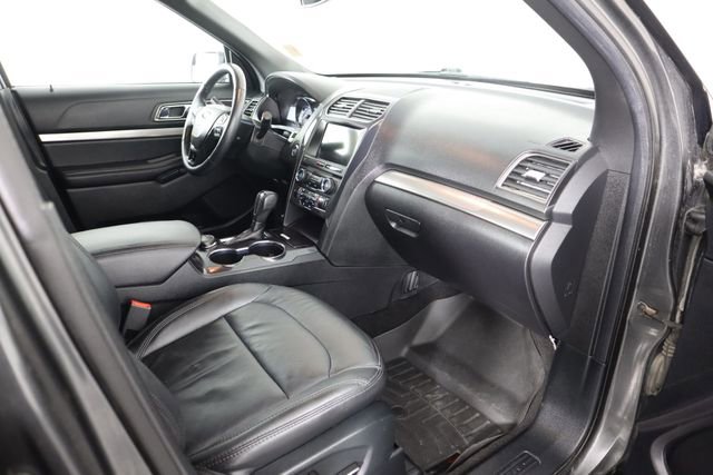Certified 2018 Ford Explorer XLT w/ Equipment Group 202A image 39