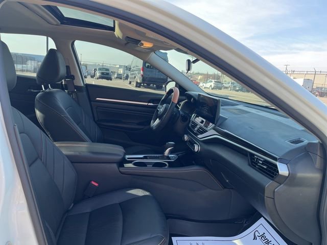 Used 2023 Nissan Altima 2.5 SR w/ SR Premium Package image 8