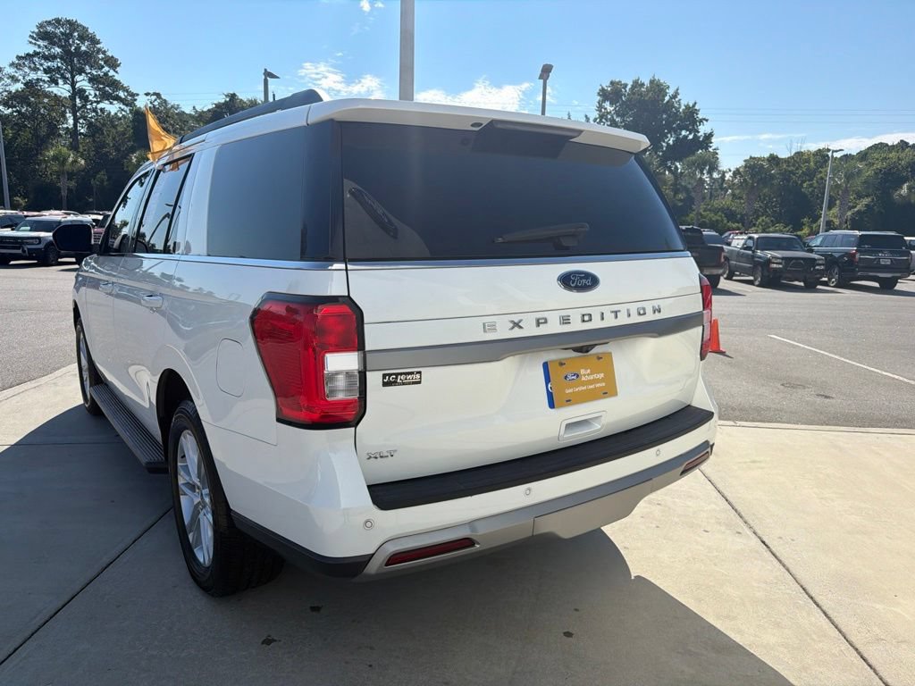 Certified 2024 Ford Expedition XLT RWD image 5