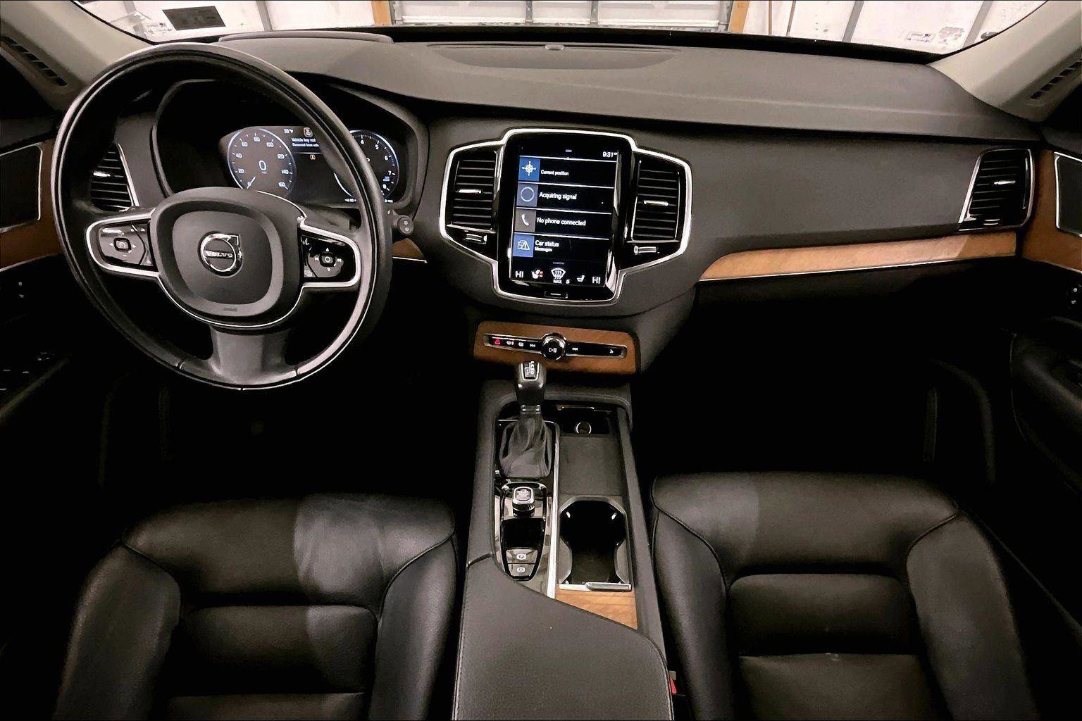 Used 2022 Volvo XC90 T6 Momentum w/ Advanced Package image 14