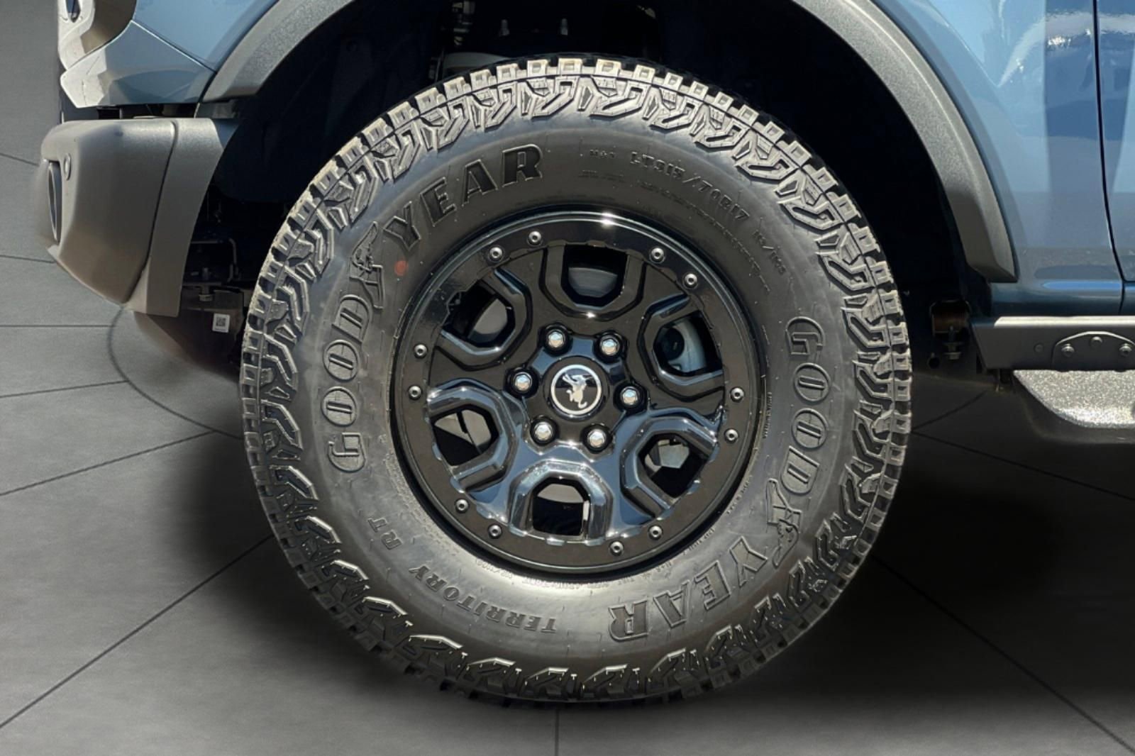 Certified 2025 Ford Bronco Badlands AWD/4WD image 31