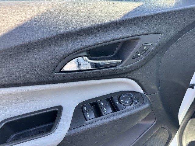 Used 2023 Chevrolet Equinox LT w/ Driver Convenience Package image 11