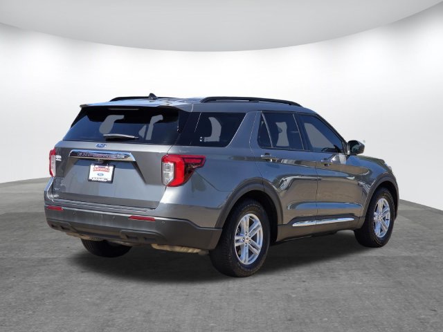 Certified 2023 Ford Explorer XLT RWD image 4
