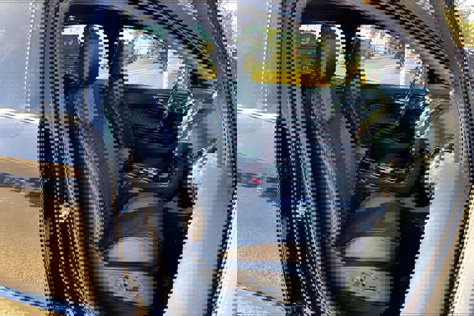 Certified 2020 Ford Edge ST w/ Cold Weather Package image 10