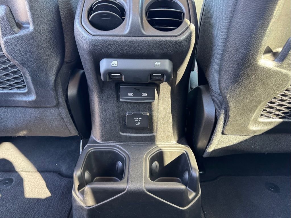 Used 2025 Jeep Wrangler Unlimited Rubicon AWD/4WD image 30