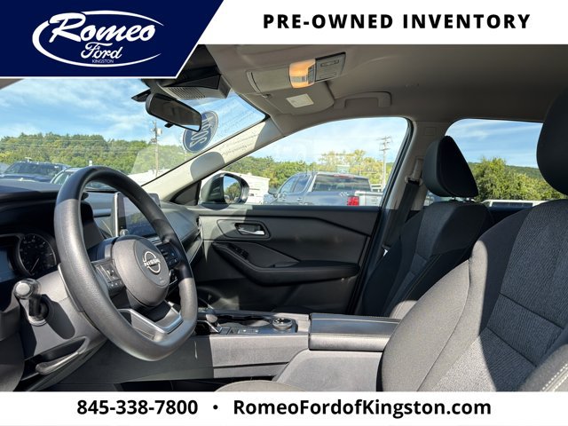 Used 2024 Nissan Rogue SV AWD/4WD image 11