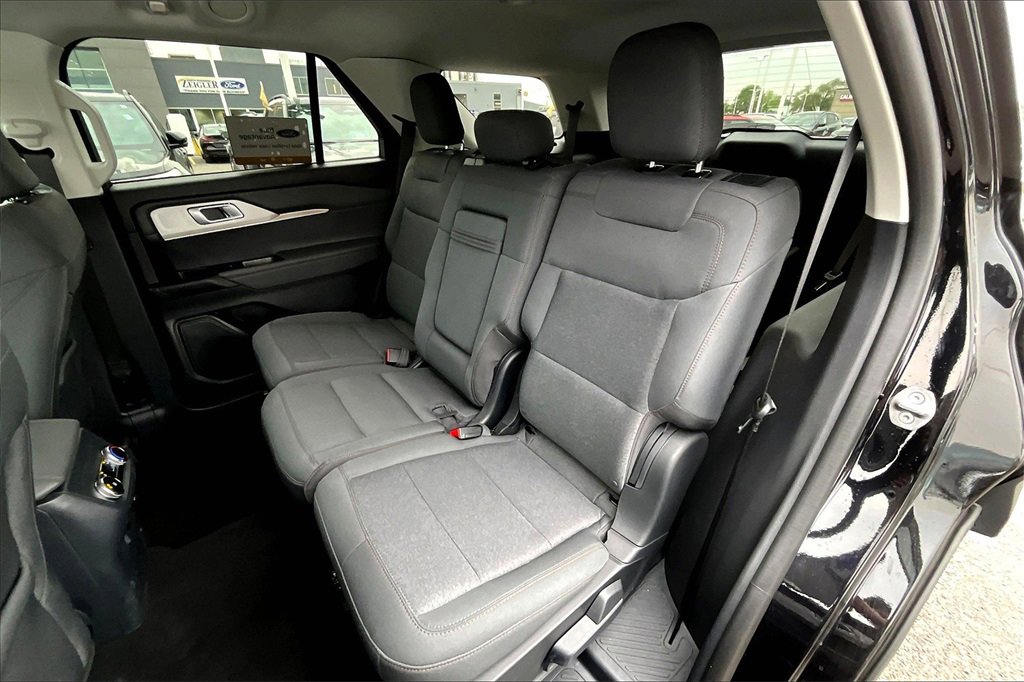 Certified 2025 Ford Explorer Active image 24