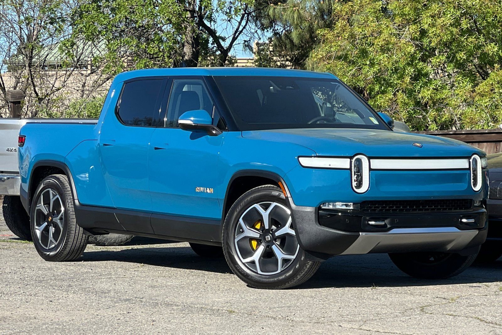 Used 2023 Rivian R1T Adventure image 8