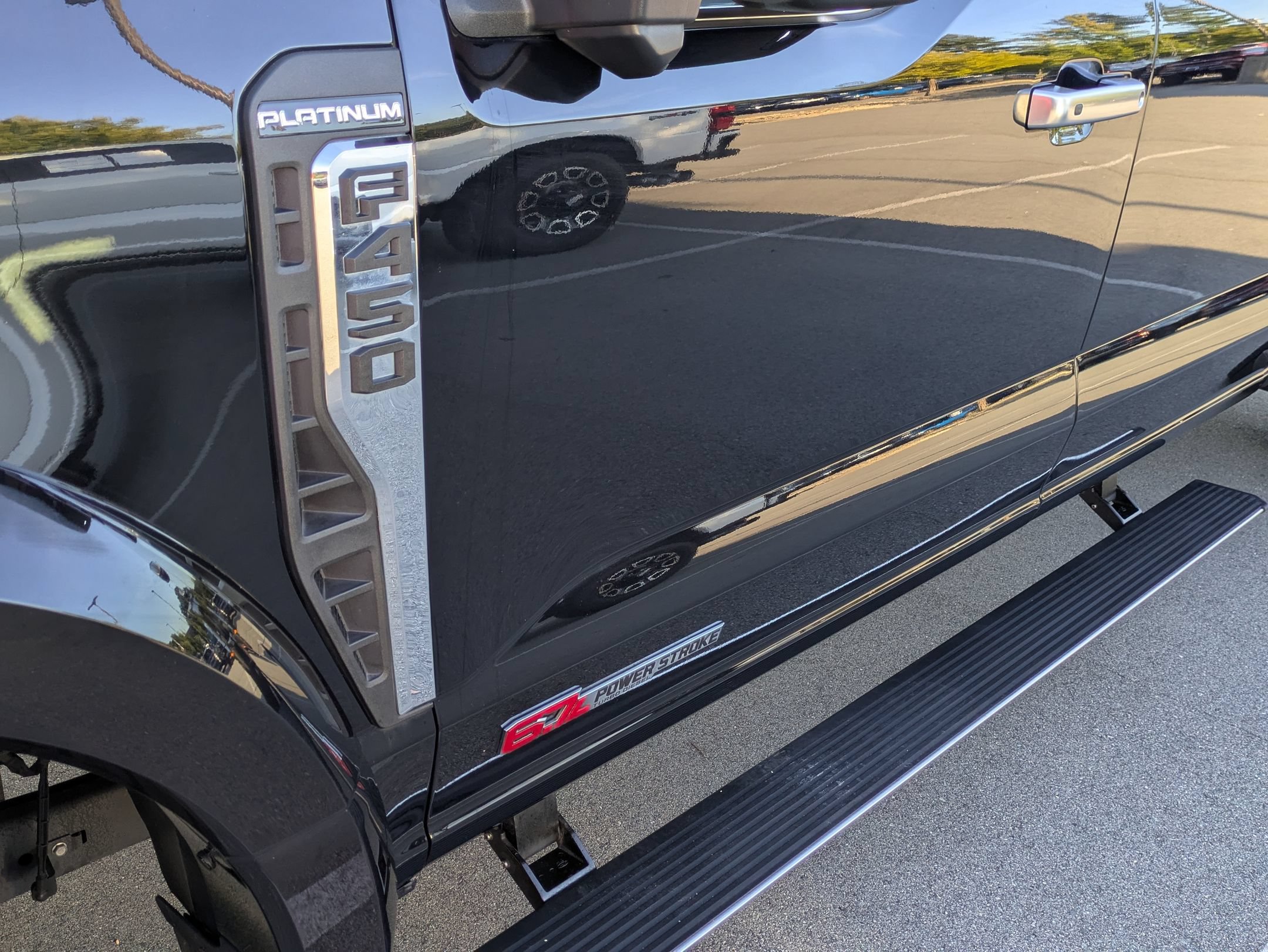 Certified 2025 Ford F450 Platinum w/ Platinum Plus Package AWD/4WD image 10