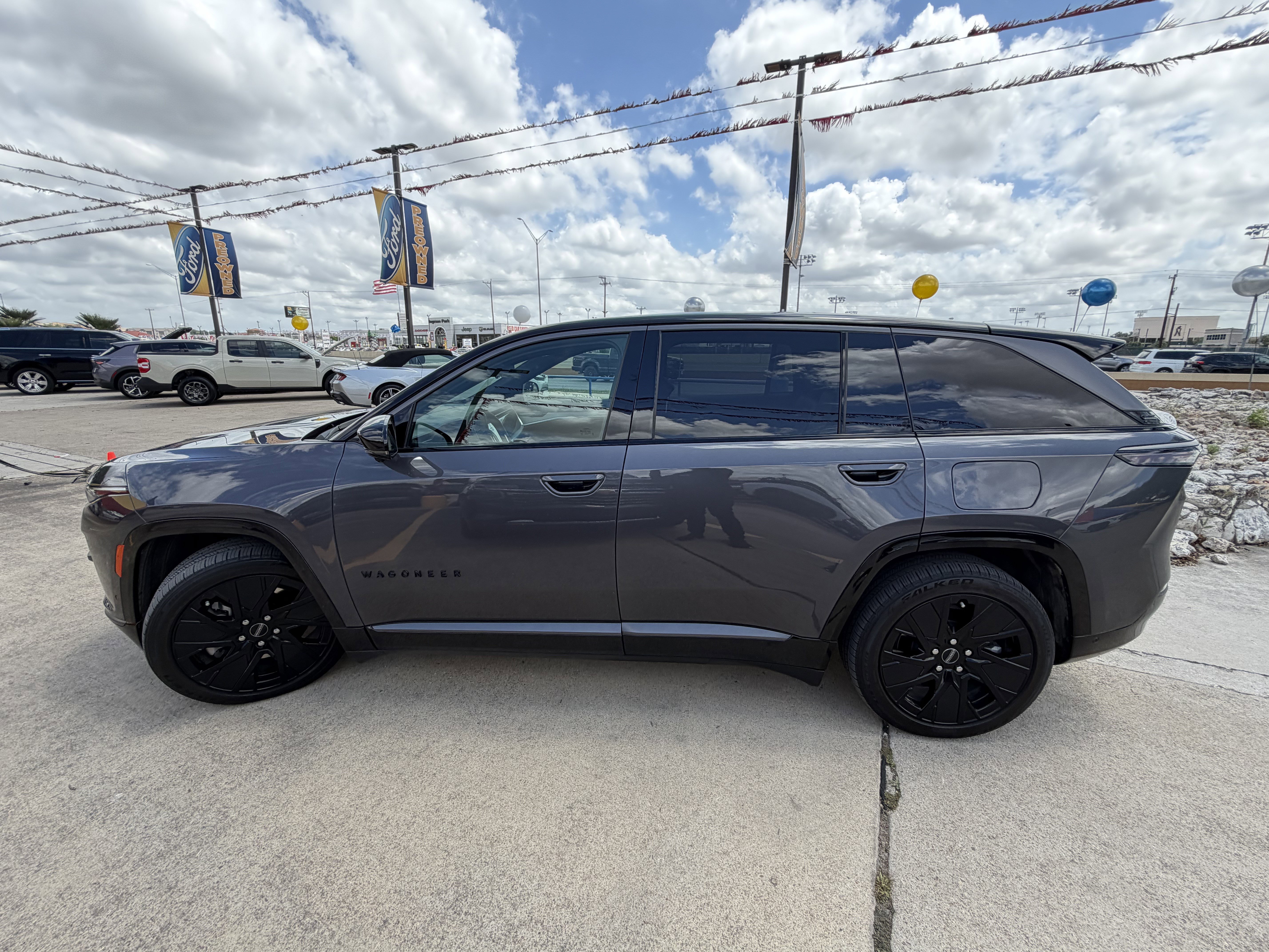 Used 2024 Jeep Wagoneer Launch Edition image 10