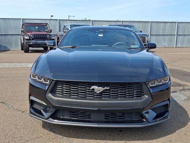 Certified 2024 Ford Mustang Coupe RWD image 2