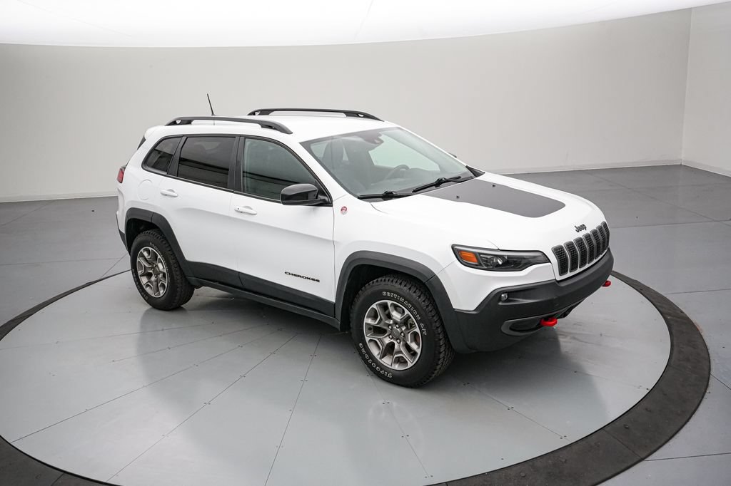 Used 2022 Jeep Cherokee Trailhawk w/ Premium Leather Package AWD/4WD video 2