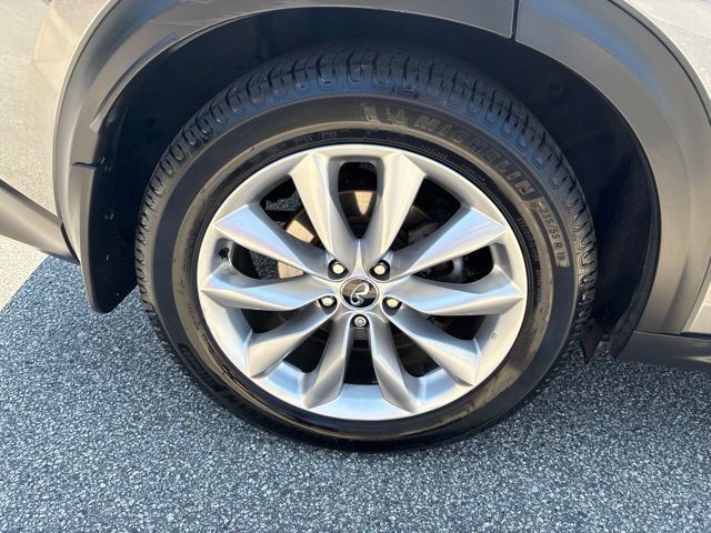 Used 2019 INFINITI QX50 Essential w/ Premium Audio Package FWD image 9