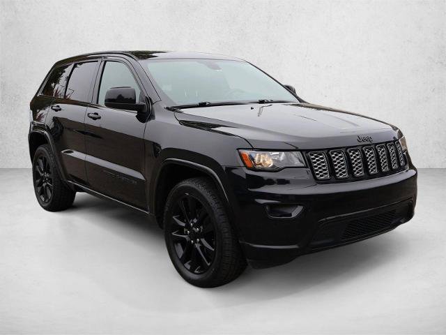 Used 2018 Jeep Grand Cherokee Altitude AWD/4WD image 3