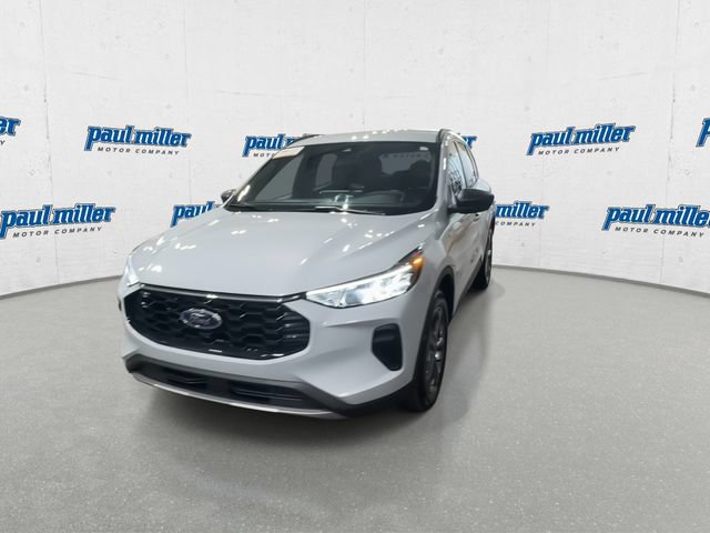 Certified 2025 Ford Escape ST-Line w/ Tech Pack #1 FWD image 4