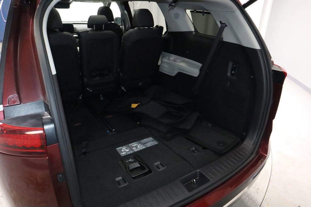 Used 2024 Kia Carnival SX Prestige image 18