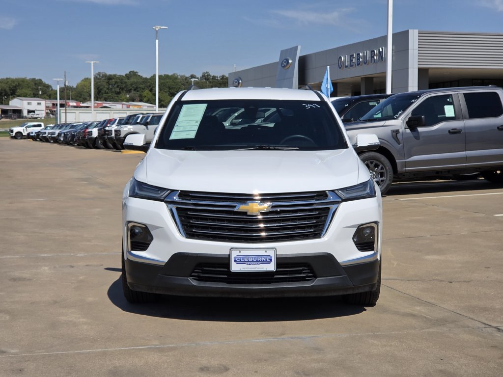 Used 2022 Chevrolet Traverse LT FWD image 2