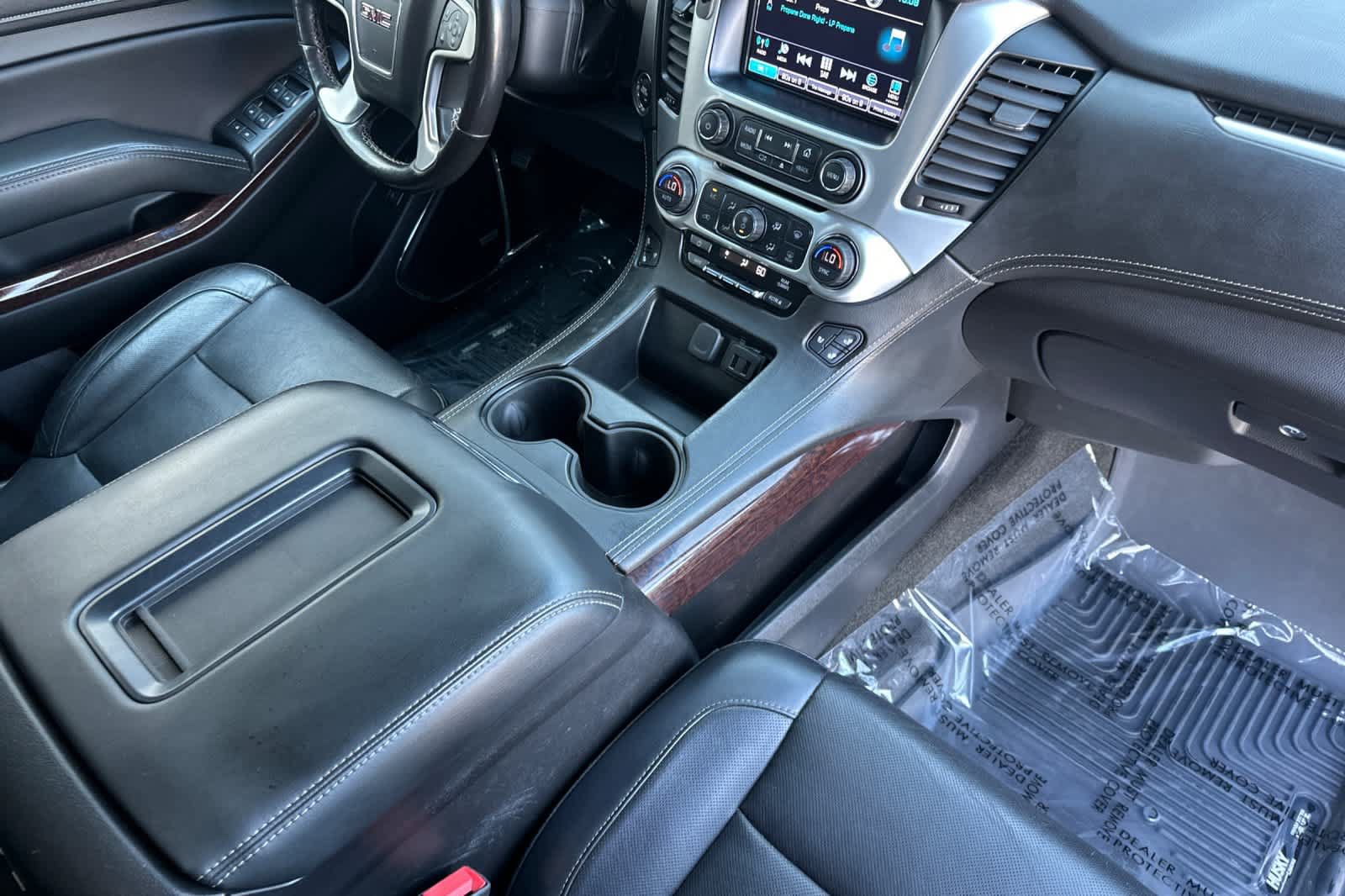 Used 2018 GMC Yukon XL SLT AWD/4WD image 17