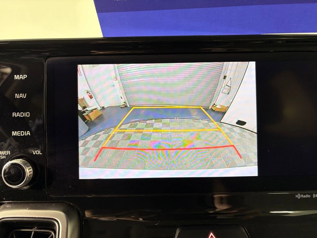 Used 2023 Kia Sorento S w/ Panoramic Sunroof Package image 18