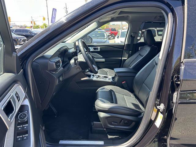 Certified 2023 Ford Explorer Limited w/ Limited Technology Package AWD/4WD image 13