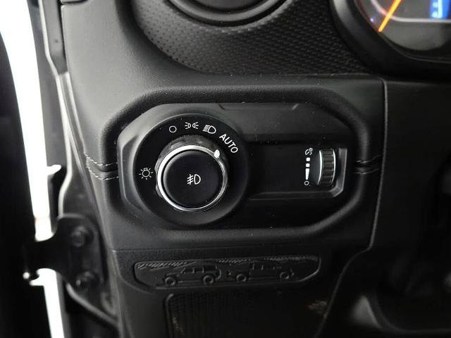 Used 2025 Jeep Wrangler Unlimited Rubicon AWD/4WD image 18