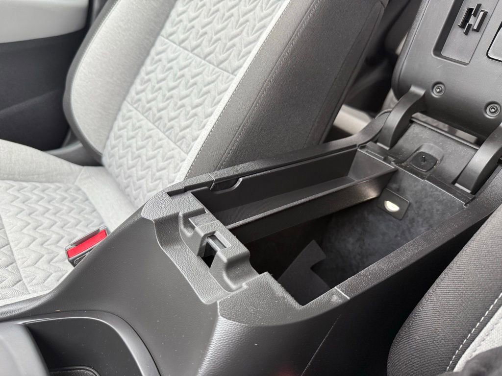 Used 2023 Chevrolet Equinox LT image 47