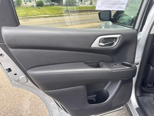 Used 2019 Nissan Pathfinder SV AWD/4WD image 39
