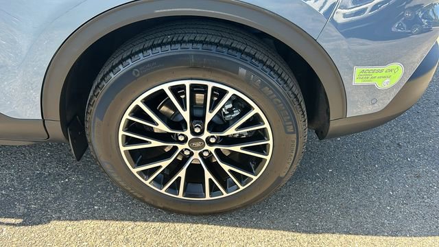 Certified 2023 Ford Escape SE w/ PHEV Premium Package FWD image 6