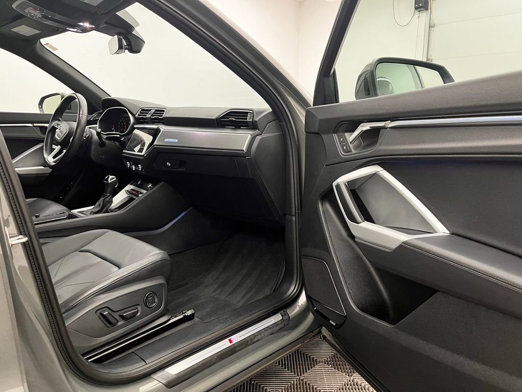 Used 2023 Audi Q3 2.0T Premium Plus w/ Premium Plus Package image 25