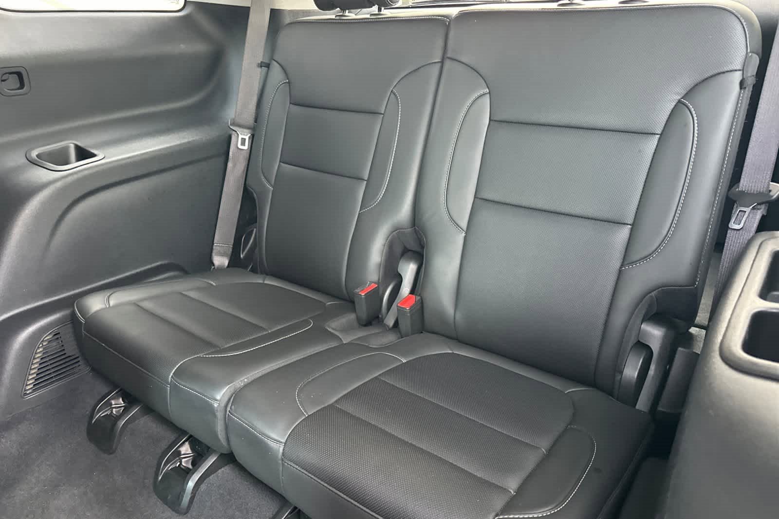 Used 2023 GMC Acadia SLT image 16