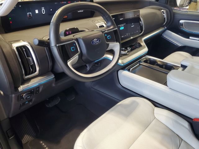 Certified 2025 Ford Expedition Platinum image 10