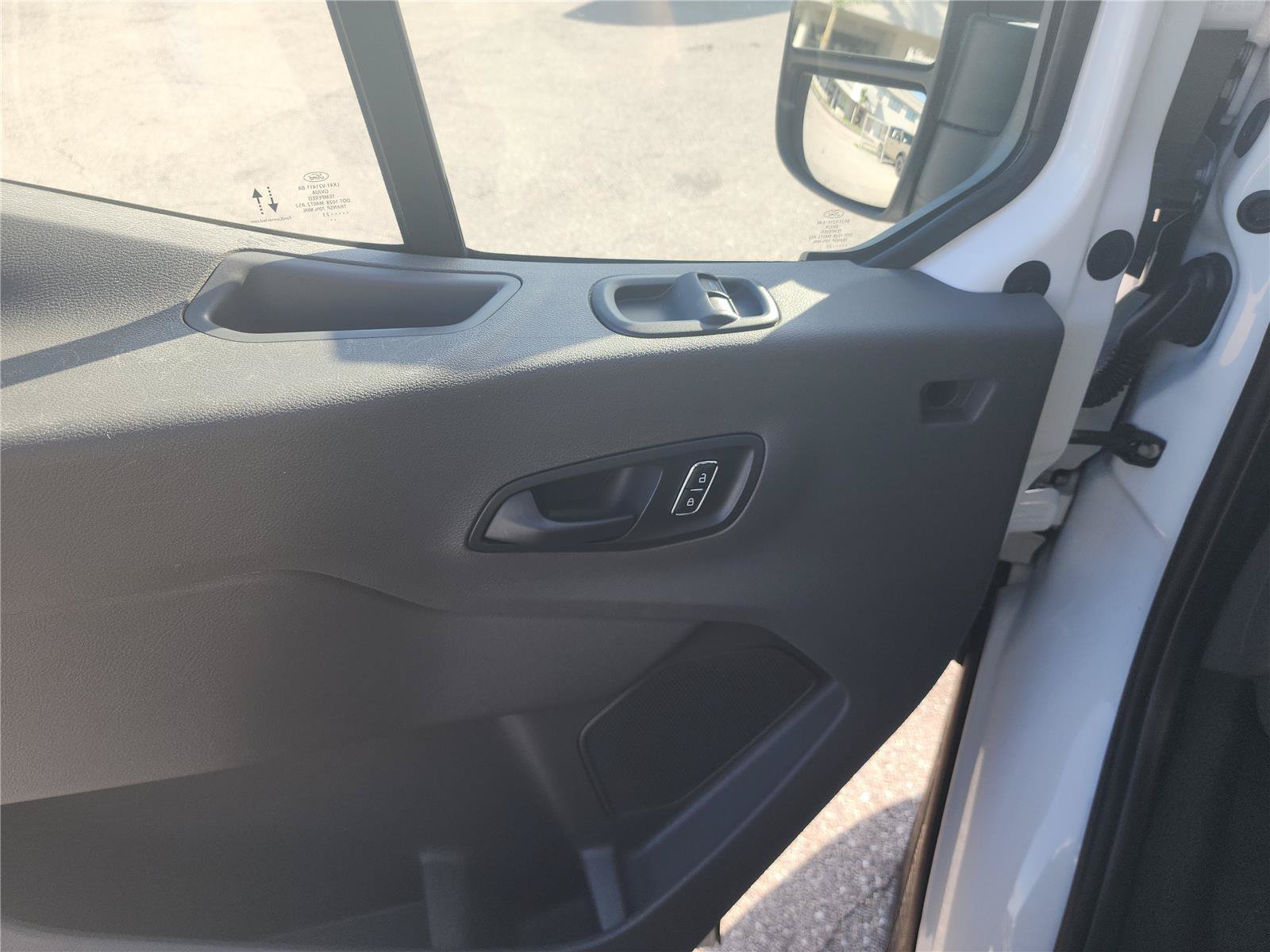 Certified 2023 Ford Transit 250 Medium Roof RWD image 11