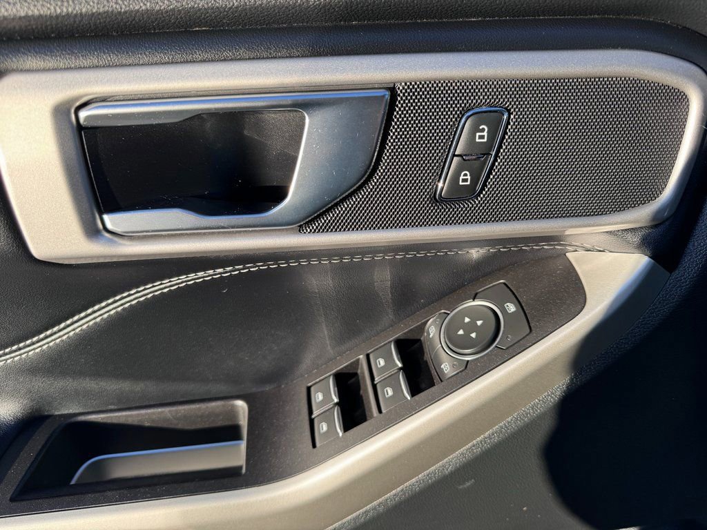 Certified 2021 Ford Explorer XLT w/ Equipment Group 202A image 16