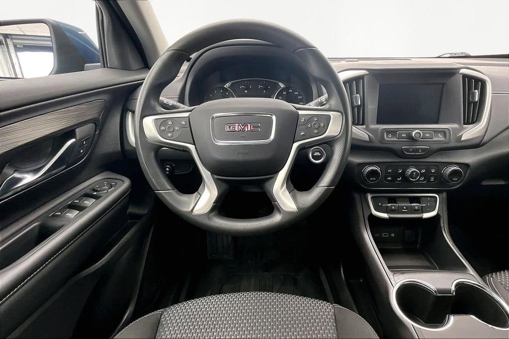 Used 2024 GMC Terrain SLE w/ Driver Convenience Package image 7