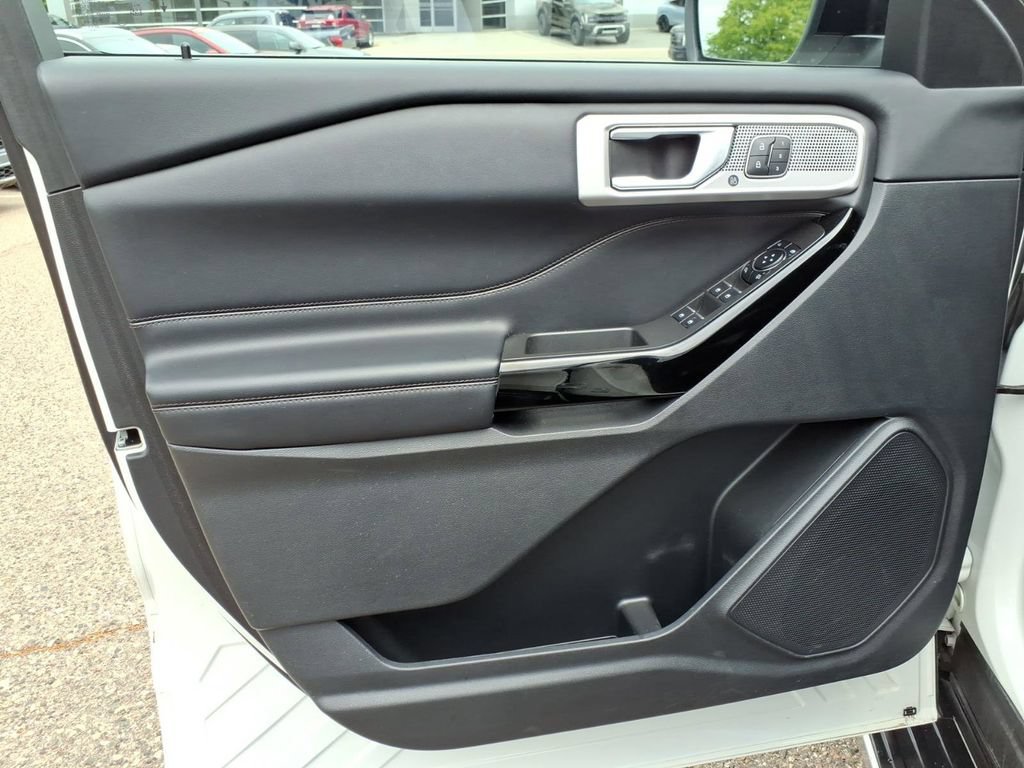 Certified 2023 Ford Explorer Platinum w/ Equipment Group 601A AWD/4WD image 14