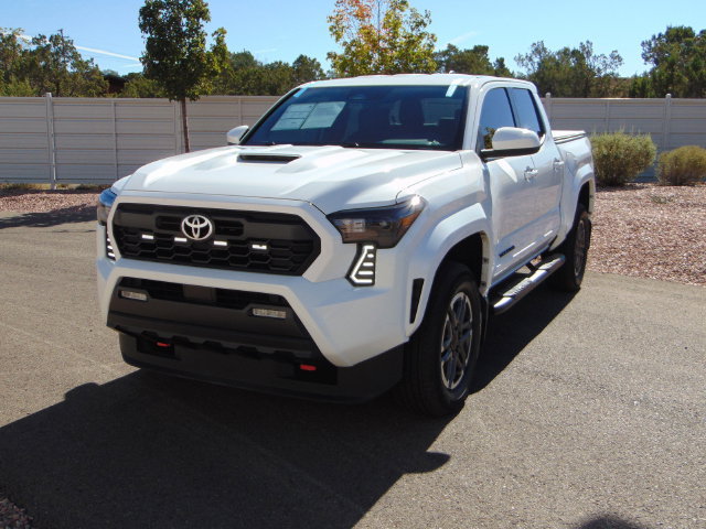 Used 2025 Toyota Tacoma TRD Sport AWD/4WD image 9