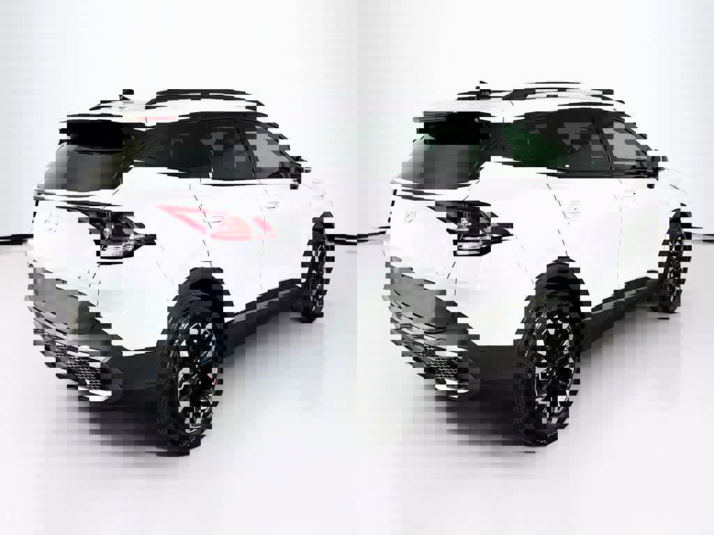 Used 2023 Kia Sportage X-Line w/ X-Line Premium Package image 5