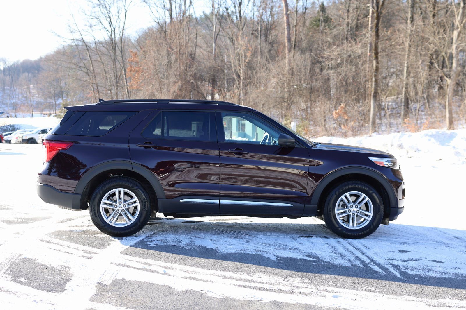 Certified 2022 Ford Explorer XLT w/ Equipment Group 202A AWD/4WD image 8