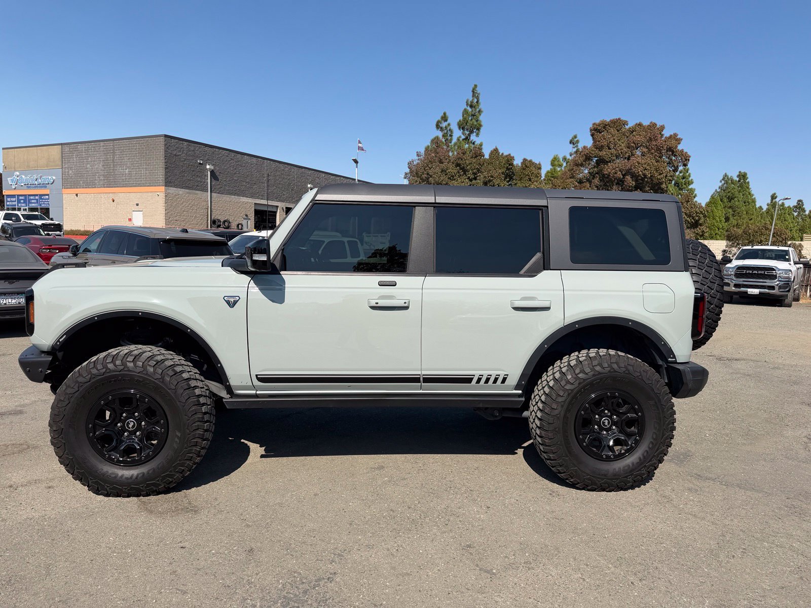 Certified 2021 Ford Bronco First Edition AWD/4WD image 2