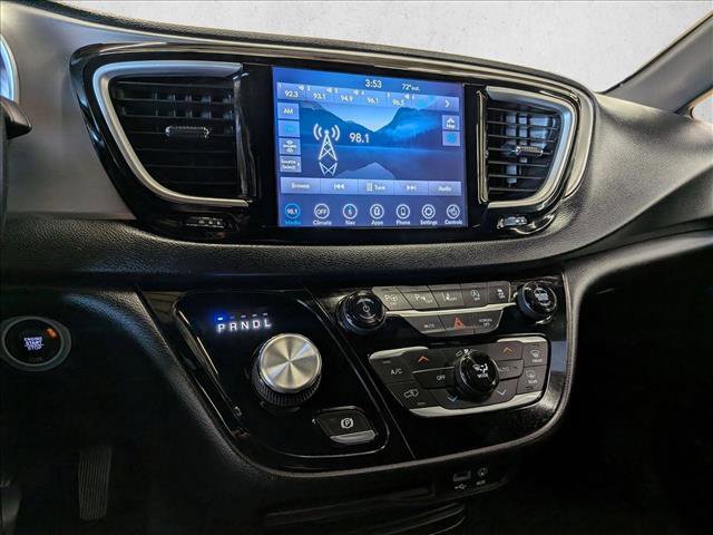 Used 2020 Chrysler Pacifica Touring-L w/ Advanced Safetytec Group AWD/4WD image 16